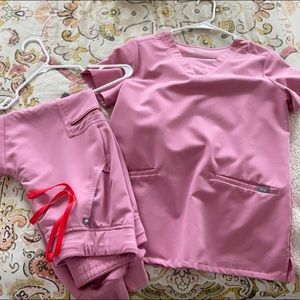 LIMITED ADDITION CHALK PINK FIGS SCRUBS SET
